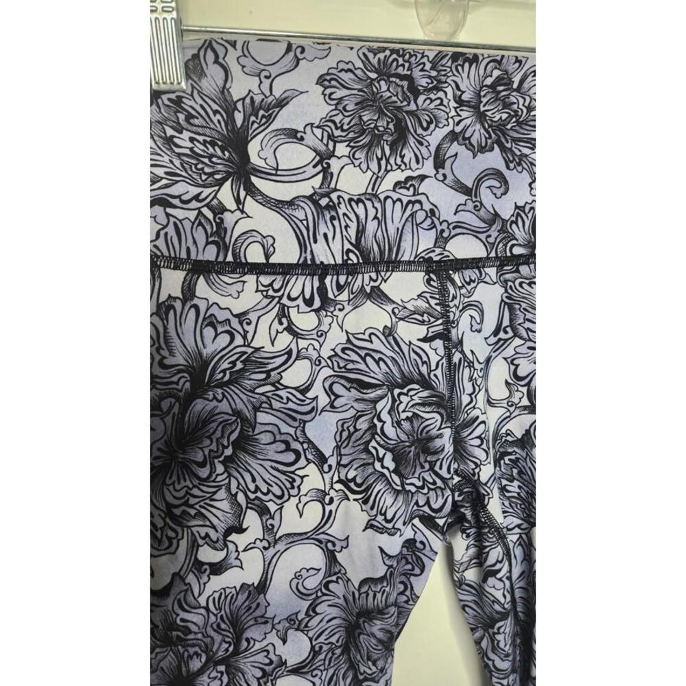 lululemon Wunder Under Crop (Hi-Rise) 21" Size 6 in Hanakotoba Starlight Multi - Picture 3 of 7